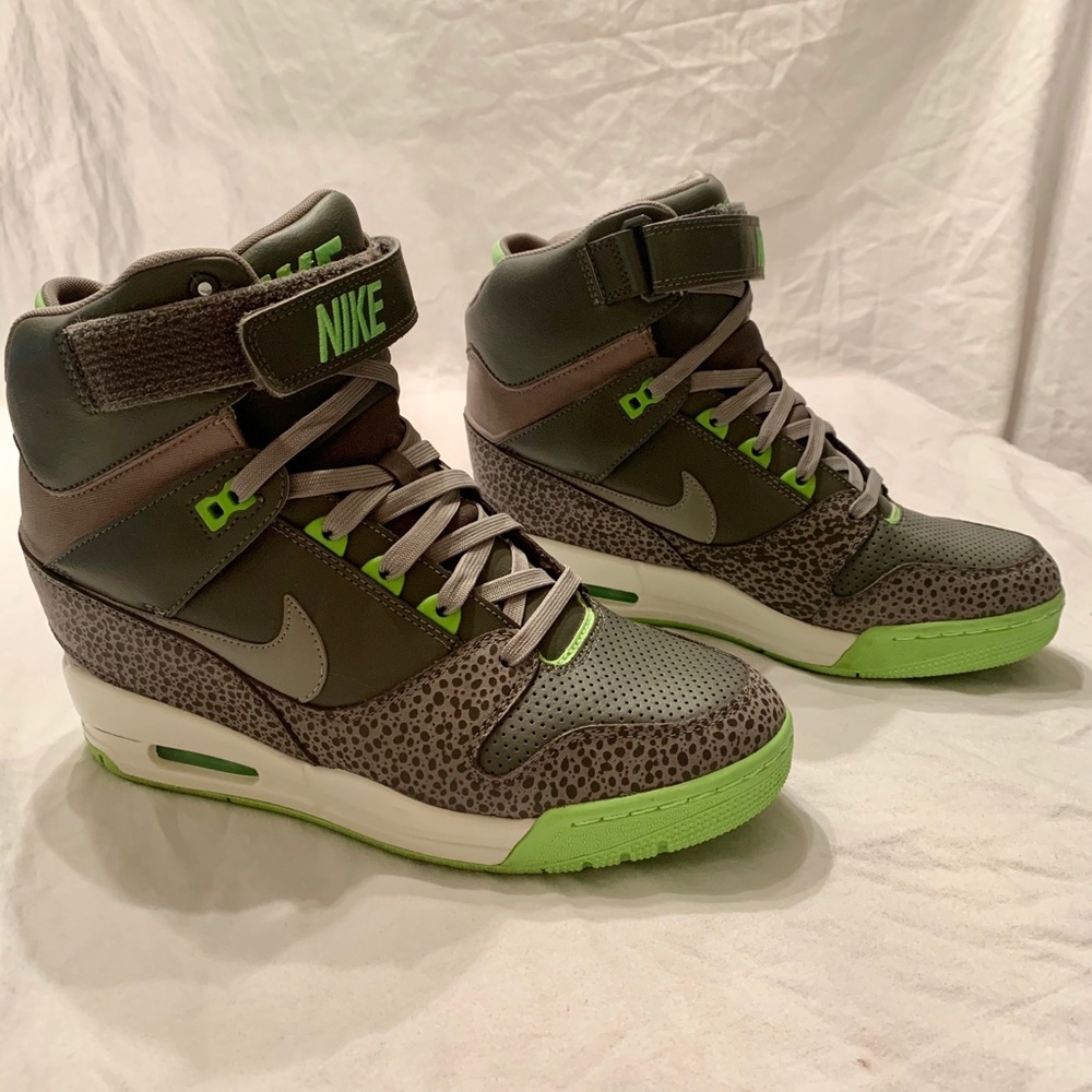 Nike Air Revolution Ski Hi